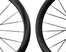 Load image into Gallery viewer, Elitewheels Drive 50D II carbon rim and decal detail