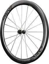 Load image into Gallery viewer, Elitewheels Drive G45 SS carbon rim and hub detail